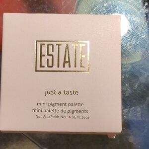 Merabae Estate Cream Accents Palette
